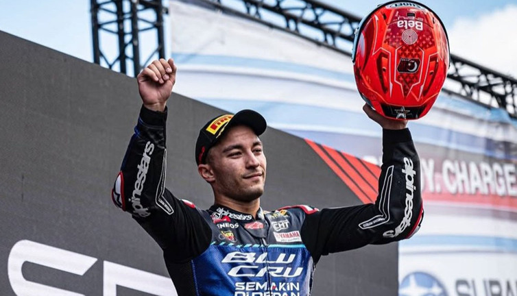 Milli motosikletçi Can Öncü Dünya Supersport Şampiyonası'nda birinci oldu