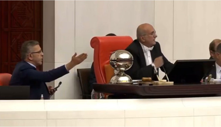 'Türk Milleti soykırım yapmamıştır' diyen İYİ Partili Öztürk'e kınama cezası verildi! 'Bu kınama senin için şeref madalyasıdır'