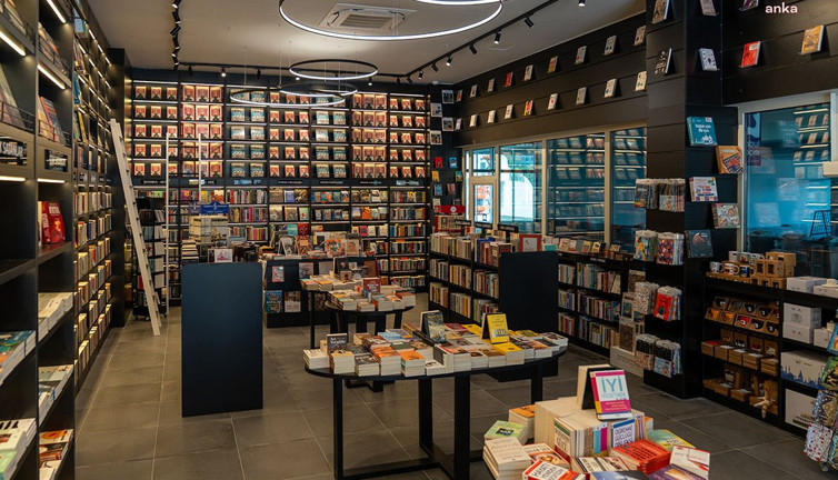 İstanbul Kitapçısı Kabataş’ta yeni şubesiyle buluştu!