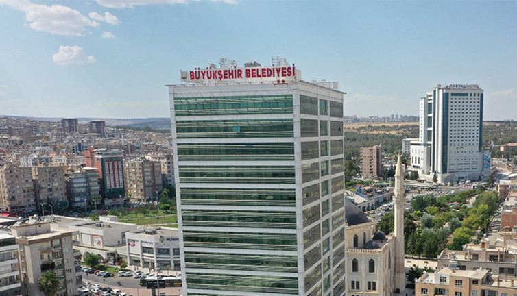 Büyükşehir Belediyesi'nden spor kulüplerine dev destek! Gençler için milyonlarca liralık yatırım