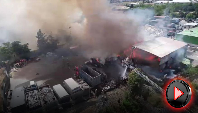 İstanbul’da büyük fabrika yangını! Kara dumanlar bir çok noktadan görülüyor