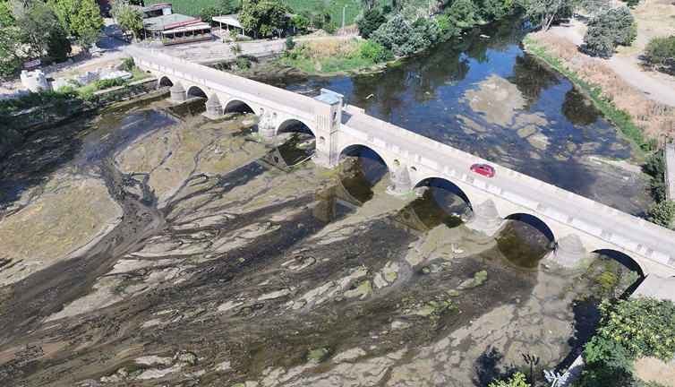 Tunca Nehri'nde su akışı durma noktasına geldi