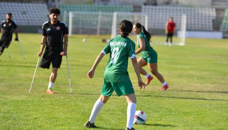 Kırşehir'de milli maç: Gol yağdı