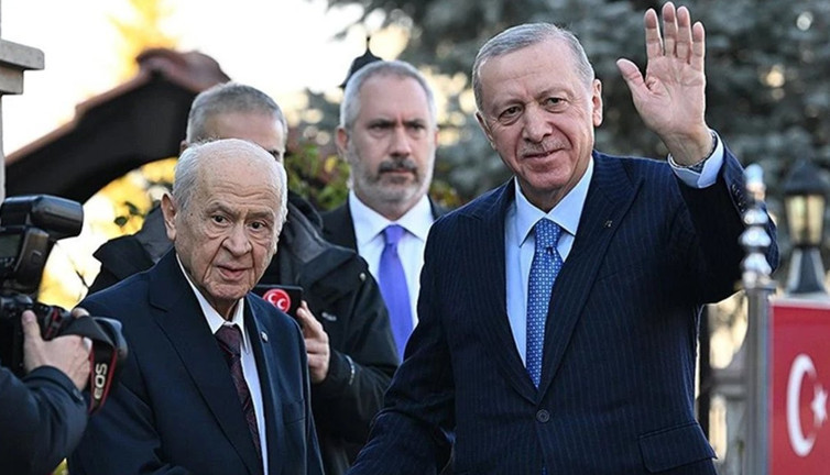 AKP ve MHP’nin soykırım sessizliğinin nedeni ortaya çıktı! Ünlü yazar geçmişi hatırlatarak açıkladı...