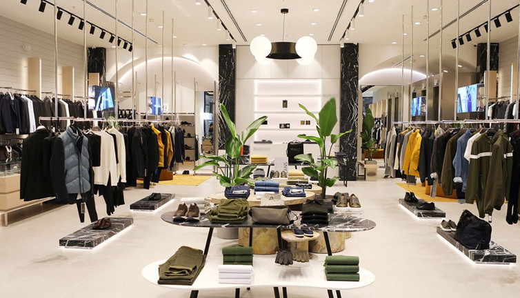 Türk giyim devinde bayrak değişimi! Erdoğan’ın en yakınındaydı… 26 ülkeyi aşan pazara sahipti...