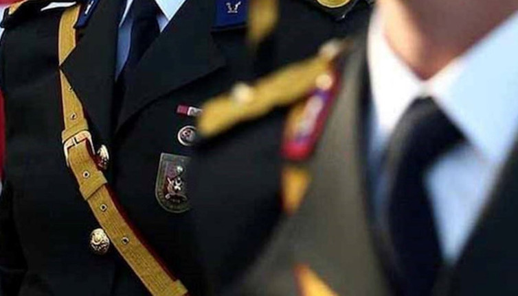 Generalle, binbaşı birbirine girdi! Meslekten atıldı... Ünlü gazeteci detaylarıyla anlattı...