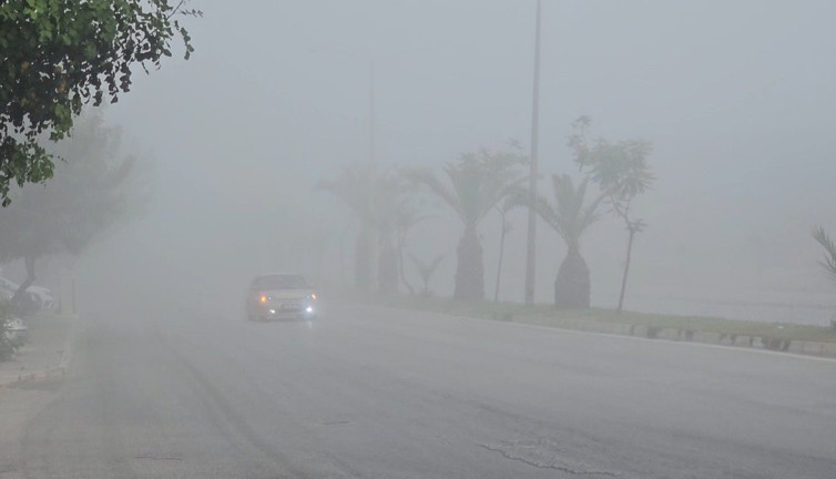 Yaz ortasında sis şoku! Sürücüler dikkat: Görüş mesafesi 50 metre
