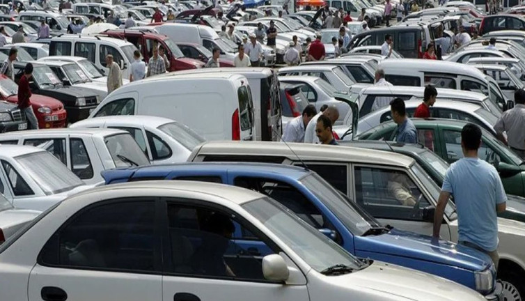 Araç almak isteyenler dikkat 400 bin TL'nin aylık taksidi belli oldu. Bir banka en düşük faizi uyguluyor