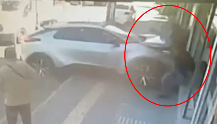 Kontrolden çıkan çip banka önünde dehşet saçtı