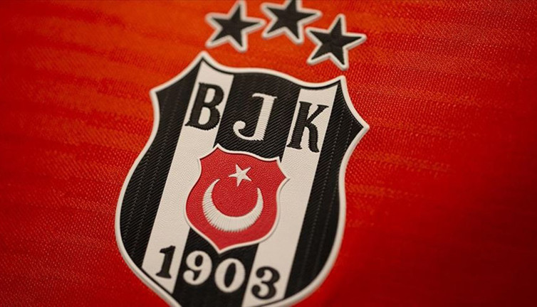 Beşiktaş'ın yıldız forveti resmen gitti