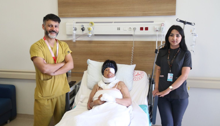 Uyuyan kadını eski sevgilisi kezzapla yaktı eriyen suratı ellerine damladı. Eskişehir'de şarkıcı Bergen vakası