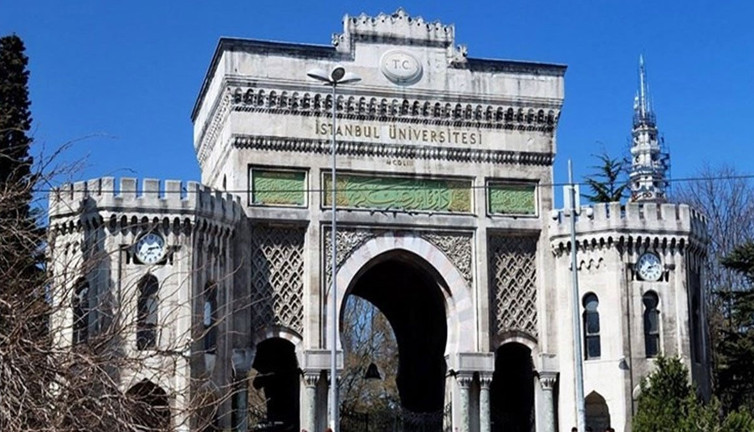 İstanbul Üniversite Edebiyat Fakültesi mezuniyet törenine 'toplu dua' eklendi