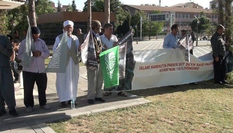 Cumhuriyet düşmanı Şeyh Sait’i Cumhuriyet Meydanı’nda andılar! Açılımın eseri gururla sunar…