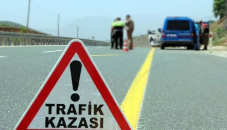 Keşan’da feci kaza! Otomobil traktöre çarptı: TİM komutanı astsubay ve genç çift öldü!