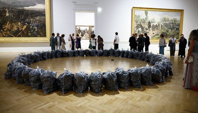 Ahmet Güneştekin “Yoktunuz” ile Roma’yı fethetti: Dünya müzesinde Türk imzası