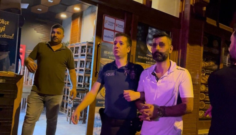 Polise bıçak çekti, vurularak durduruldu