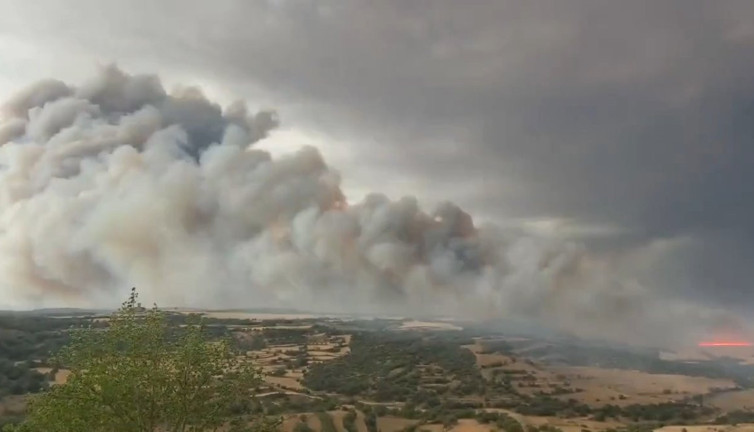 İspanya’da yangın felaketi: 6 bin 500 hektar yok oldu, 2 can kaybı!