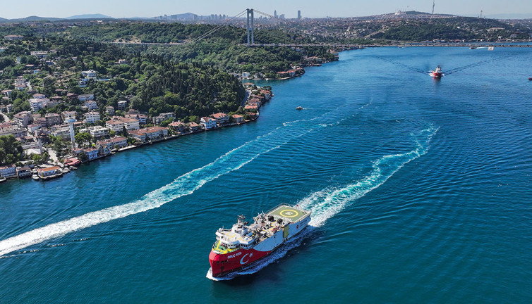 Oruç Reis İstanbul Boğazı'nda