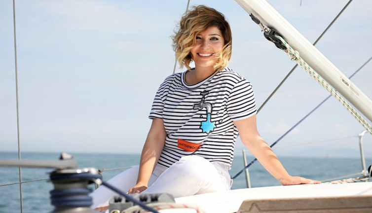 Kızılcık Şerbeti’nin ‘Meri’si Şebnem Bozoklu’nun tekne paylaşımı viral oldu! 'Herkes üstsüz'