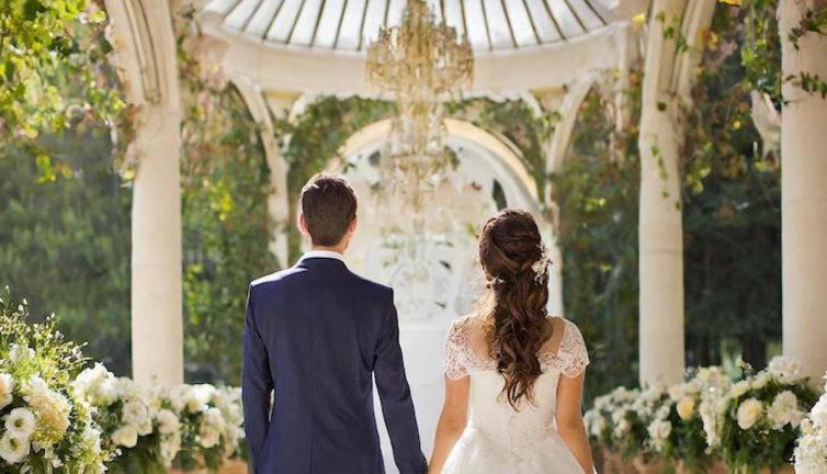 O ilde evlenene belediyeden 20 bin TL düğün hediyesi