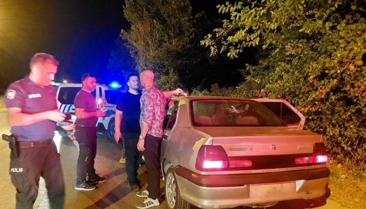 Çaldığı otomobille polise yakalandı: Palyaço kostümü dikkat çekti