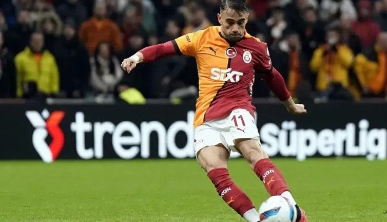 Yunus Akgün yuvadan uçuyor mu? İki dev peşinde