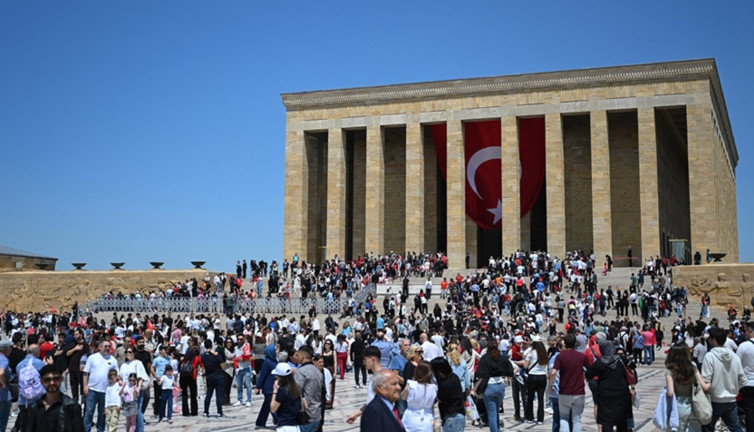 Anıtkabir'e sevgi seli! Yılın ilk yarısında 2.5 milyon geçildi