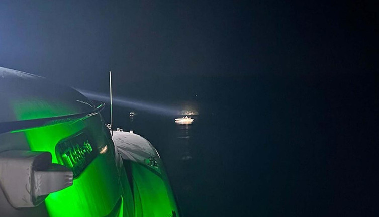 Teknedekilerin imdadına sahil güvenlik yetişti! 2 organizatör yakalandı