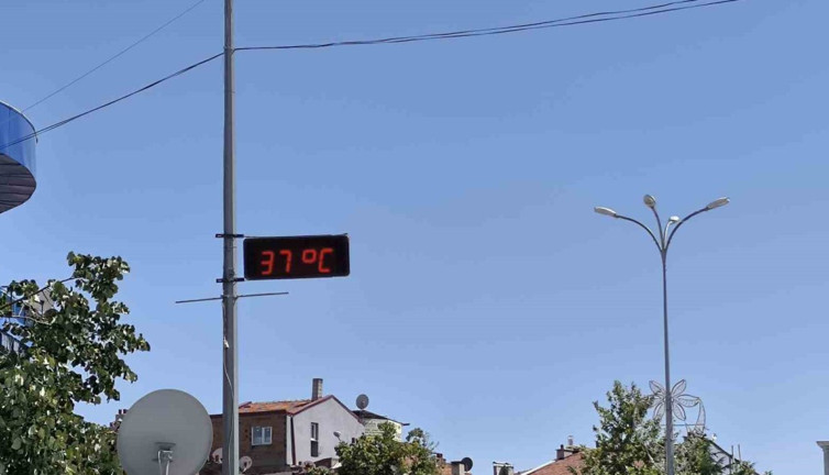 Termometreler 38 dereceyle yaktı!