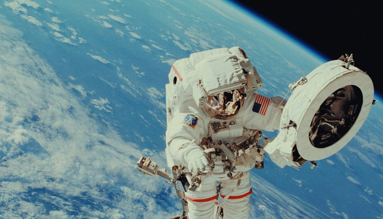 Ay’ın sessiz galerisi! İnsanlığın evrensel izi