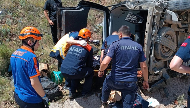 Gümüşhane-Bayburt yolunda feci kaza! Ailecek kabusu yaşadılar