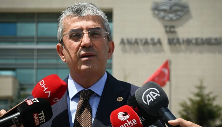 CHP iki kanunu daha yargıya taşıyor! AYM önünden duyurdu