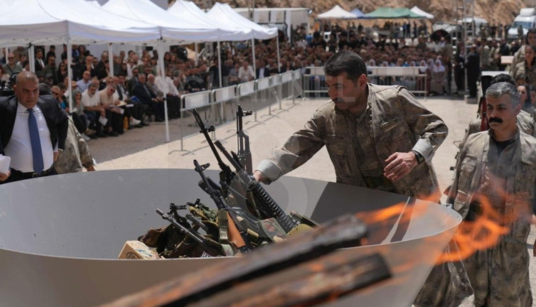 PKK sözde silah bıraktı! DEM'in ilk işi bu oldu...