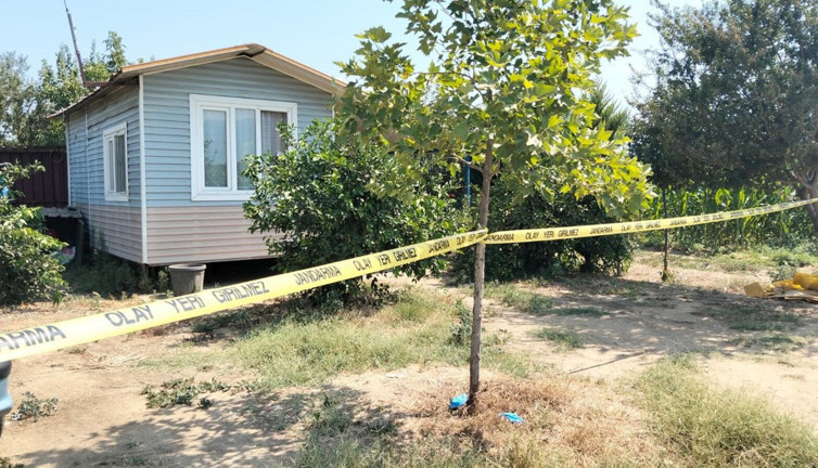 İzmir'de korkunç vahşet! Babasının başını balta ile yarıp intihar etti!