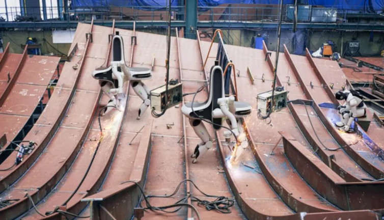 Kaynakçı robotlar iş başı yaptı