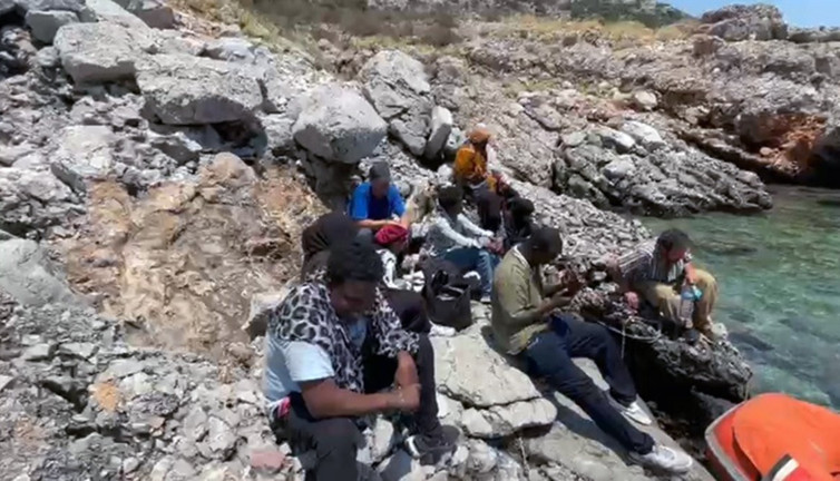 Karadan ulaşılmaz bölgede göçmen avı!