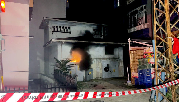 Trafo patlamalarıyla sarsıldılar