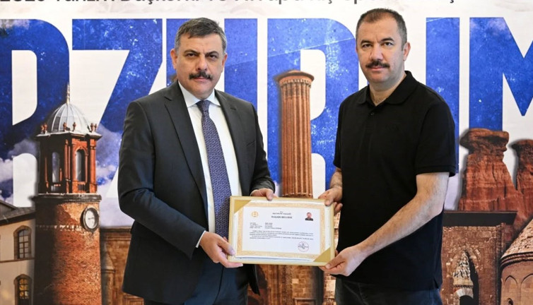 Erzurum Valisi'nden vefa!