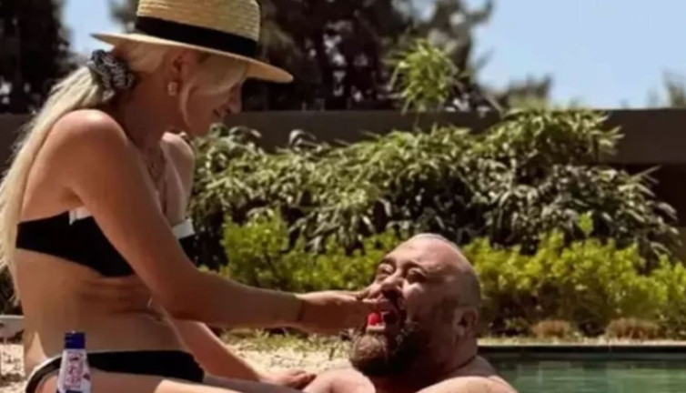 Somer Sivrioğlu'nun oğlunun mesleği şaşırttı! MasterChef jürisinin 25 yaş küçük sevgilisi ile karpuz pozu olay olmuştu