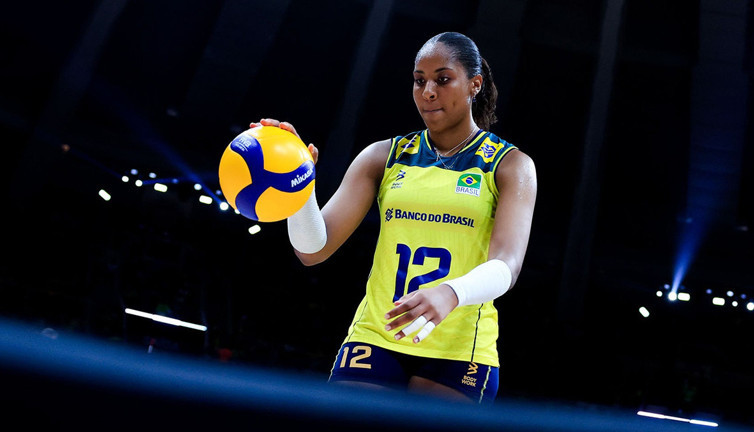 Fenerbahçe'nin Brezilyalı yıldızı ameliyat oldu