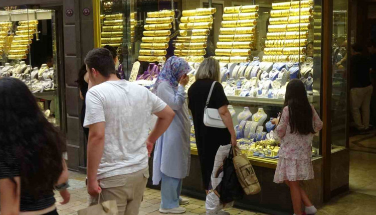 Kuyumculardan dikkat çeken açıklama: Alan değil satan daha fazla!