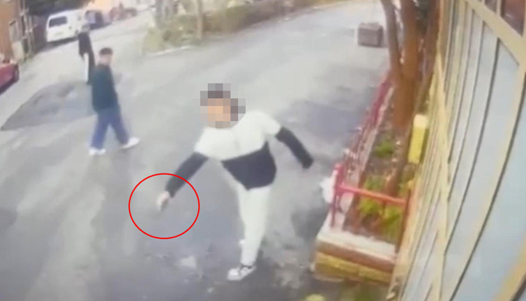 Kuaförde başlayan tartışmanın bedeli ağır oldu! Genç silahla geri döndü