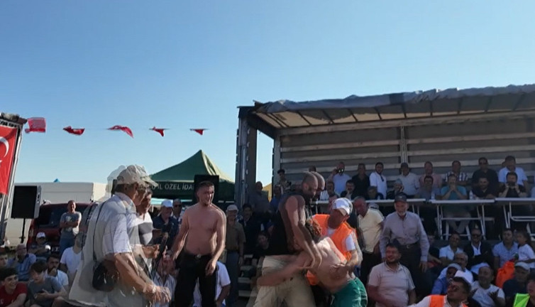 Müsabakada beklenmeyen hamle! Rakibini karıştırdı