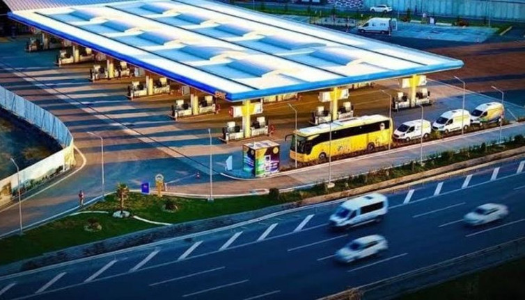 AKP'nin ihalelerini kapan Aziz İhsan Aktaş iflasın pençesinde. CHP'li 6 belediye başkanını tutuklatmıştı