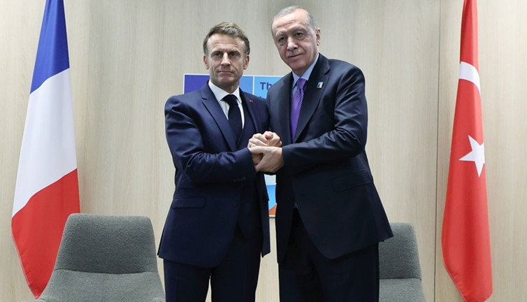 Erdoğan'dan Macron'a tebrik telefonu