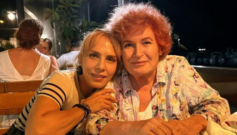 Meral Akşener mi, Selda Bağcan mı? Gören tanıyamadı... Sertab Erener’in filtre oyunu