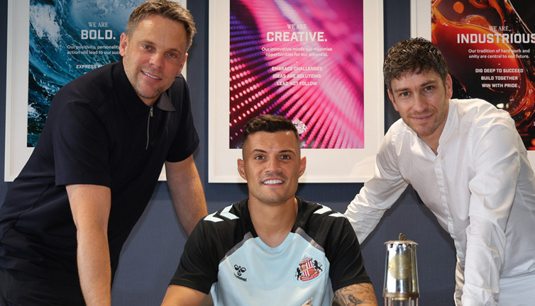 Resmi imzayı attı... Fenerbahçe'nin rüyası elden kaçtı