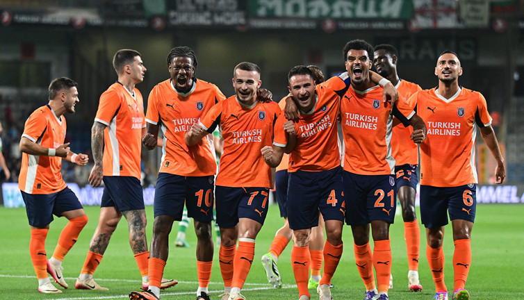 Komşu'dan dördüncü vitesle geçen Başakşehir Viking seferine çıkacak