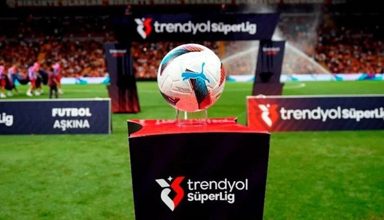 Yapay zeka Süper Lig'de yeni sezonu tahmin etti: 3 puan farkla şampiyon!