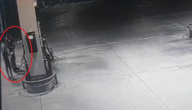 Anamur’da orman yangını skandalı! Şişelerle benzin aldılar: Kamere görüntüleri ortaya çıktı